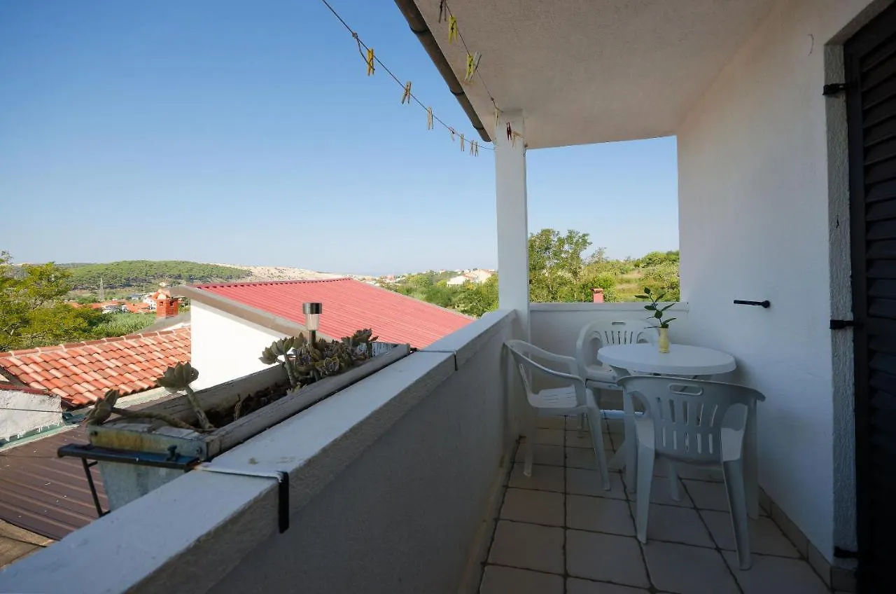 Apartments Mladen Lopar
