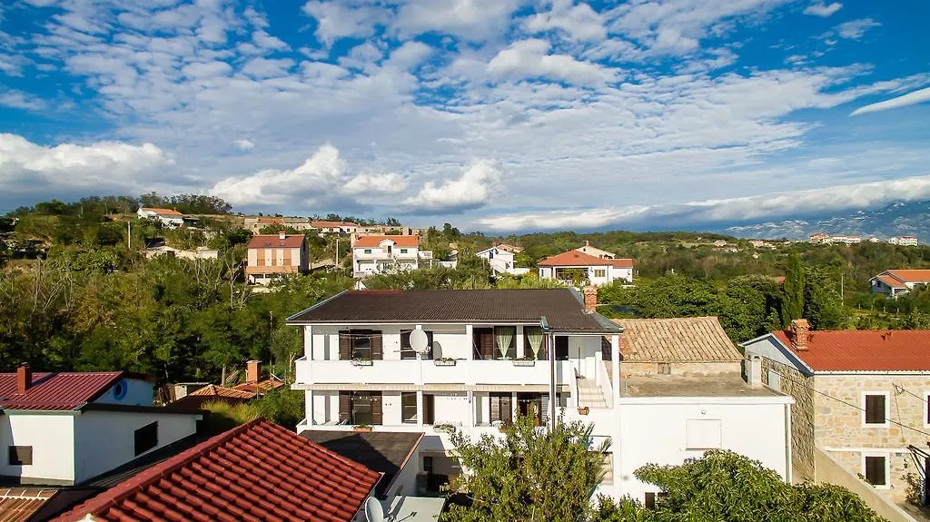 Apartments Mladen Lopar